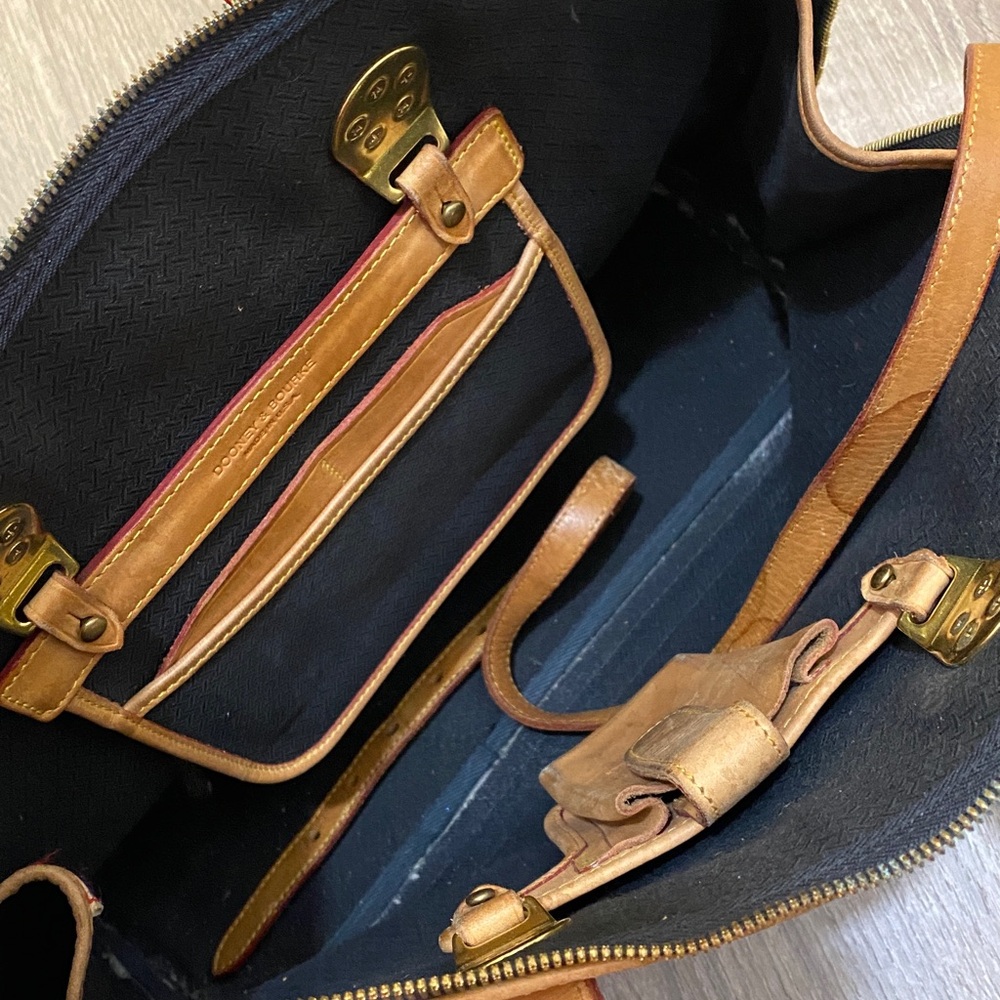 Dooney & Bourke - image 5